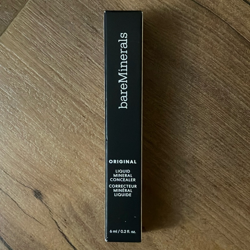 Light 2C bareMinerals Original Liquid Mineral Concealer
